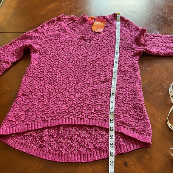 Catch My I Raspberry Pullover Knit Sweater NWT Woman Size Medium - Picture 8 of 8